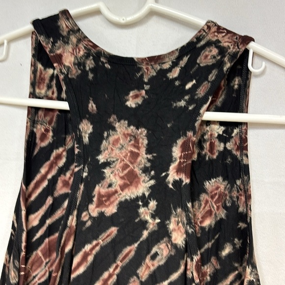 Clearay Tie-Dye Sleeveless Top - Black and Brown sleeveless shirt - Picture 6 of 10